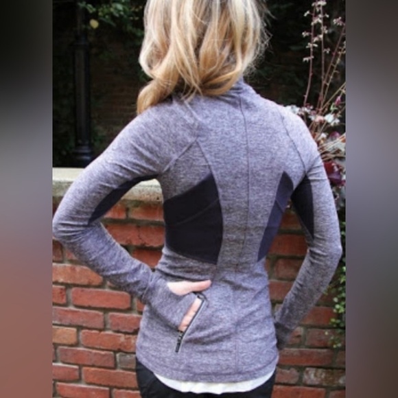 Sz4 Lululemon Full Tilt Half Zip Pullover in Purple Heathered Black Swan EUC - Picture 2 of 9